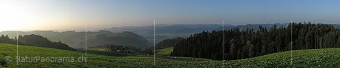 P000446: Panoramafoto Morgenstimmung über dem Emmental