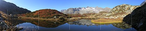 P001491: Panorama Spiegelung einer Berglandschaft