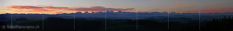 P001675: Panorama Morgenrot über dem Emmental und den Berner Alpen
