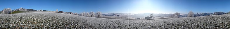 P001740: Panoramabild Emmental: Winterlandschaft mit Bauernhof und Raureif