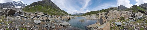 P002293: Panorama Wasserbecken in Berglandschaft