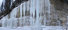 P003083: Panoramabild Grosse Eiszapfen an Felswand