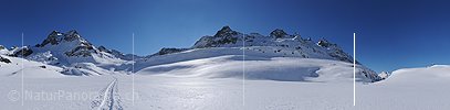 P003183: Grosspanorama Winterliche Berglandschaft mit Skitourenspur