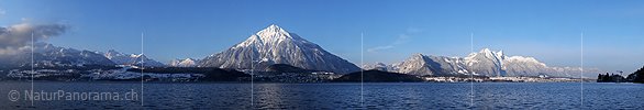 P003261: Hochauflösendes Panoramabild Niesen und Thunersee