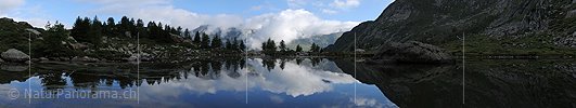 P003981: Grosspanorama Spiegelung des Wolkenhimmels in Bergsee