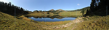 P005578: Grosspanoramabild Bergsee in Moorlandschaft (Sewenseeli)