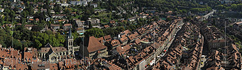 P008111b: Panoramabild Blick von der Spitze des Münsterturms auf die untere Altstadt von Bern