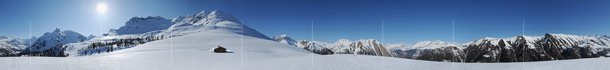 P009253d: 360° Gigapixel-Panoramafoto Berghütte in unberrührter Berglandschaft/Winterlandschaft
