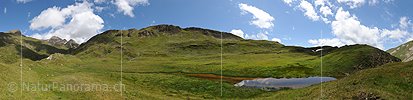 P010294: Panoramabild Liebliche Berglandschaft mit kleinem Bergsee