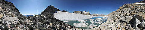 P010324: Panorama Chüebodengletscher mit Gletschersee (Stand 8.2012)