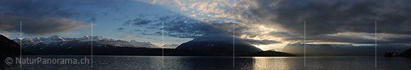 P012001: Panoramabild Abendstimmung an Alpenrandsee