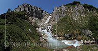 P013055: Panoramafoto Wasserfall und Bergbach (Langzeitbelichtung)