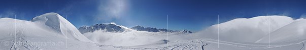 P015716: 360° Panoramafoto Über dem Nebel in Winterlandschaft in den Alpen