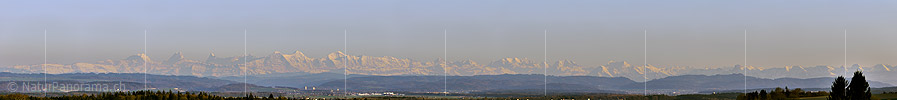 P015862: Panoramafoto Berner Alpen vom Mittelland aus