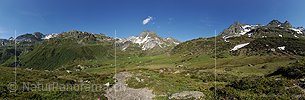 P016416: Panoramafoto Grüne Berglandschaft