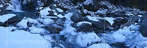 P017335: Panoramafoto Eisgebilde in Bergbach