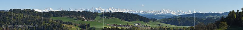 P017661a: Alpenpanorama mit Schloss vom Emmental aus