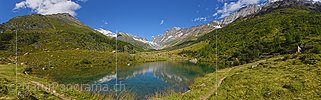 P018458: Hochauflösendes Panoramafoto vom Grundsee (Bergsee)