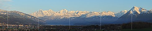 P019413d: Panoramafoto Berner Alpen vom Aaretal