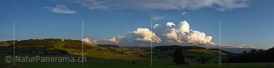 P020421: Panoramafoto Eindrückliche Quellwolken