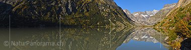 P022342b: Panoramafoto Spiegelung von Lauteraarhorn und Unteraargletscher im Grimselsee