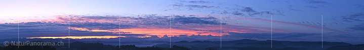 P023874: Panoramafoto Morgenstimmung mit glühendem Himmel über den Berner Alpen
